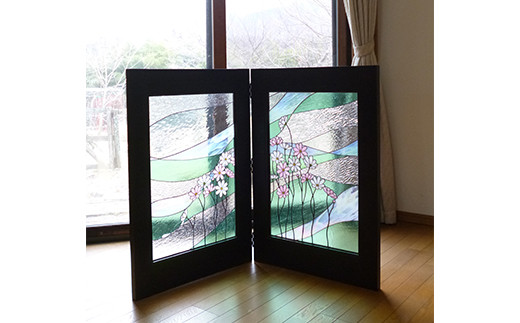 ステンドグラス 屏風「秋桜」 木製枠 ガラス造形 インテリア コスモス