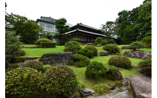 国の登録有形文化財のお屋敷 がんこ亀岡楽々荘 お土産付ペアお食事券 京都府亀岡市 ふるさと納税 ふるさとチョイス