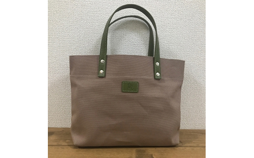 日本製 軽い牛革タッセルトートバッグ (ネイビー)【1059796】 - 千葉県 日本製 軽い牛革タッセルトートバッグ (ネイビー)【1059796】 - 千葉県