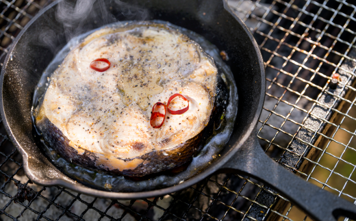 タンパクな身質なので、にんにく・鷹の爪と共にオリーブオイルで煮込む『アヒージョ』もオススメです！