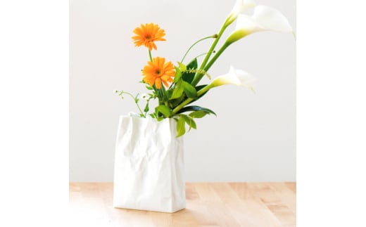 ＜せともの 花瓶＞ニュークリンクルスーパーバッグ#1 花器 紙袋みたいな花器 小松誠デザイン【1225790】 734535 - 愛知県瀬戸市