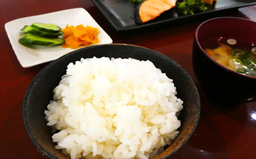 精米したてをお届けいたします。ふっくら柔らかご飯、ほっとするおいしさ。
到着後は早めに召し上がり下さい。