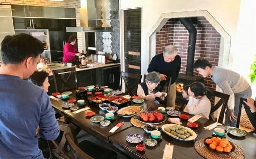 大きなダイニングテーブルで家族の会話も弾みます