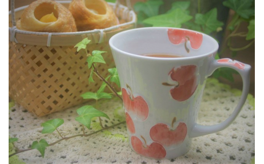【伊万里焼】一珍りんご絵マグカップ H705 271029 - 佐賀県伊万里市