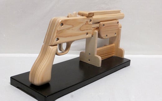 Ｃ－３７ 木製玩具「056銃」輪ゴム銃 8連射可能 ゴム鉄砲 - 大分県日田