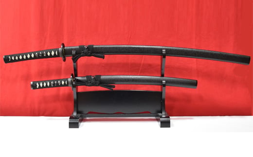 H85-09 模造刀 飾り刀（黒石目） 大小セット 刀掛け付き - 岐阜県関市