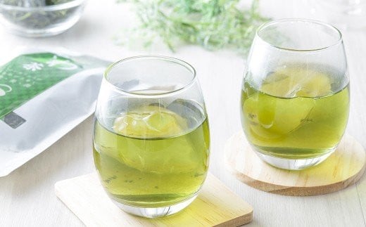夏場などはお湯で入れた桑茶を冷やしたり、水出しでも美味しく召し上がれます！