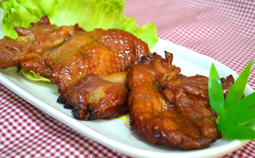 柔らかい鶏肉を噛みしめるとジューシィーな美味しさが口に広がる鶏焼肉。