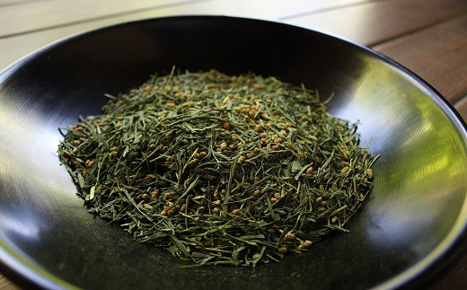 京丹波町産の在来種茶葉「さらびき茶」と石臼挽き抹茶、玄米茶を京伸製茶が独自にブレンド加工しました。