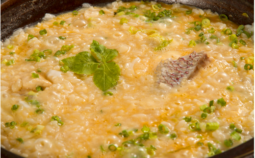 最後は、お米と溶き卵を加えて鯛雑炊！
１つで３度美味しい『鯛しゃぶ満喫セット』をお楽しみください！