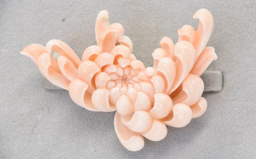 レディース珊瑚の菊の帯留
