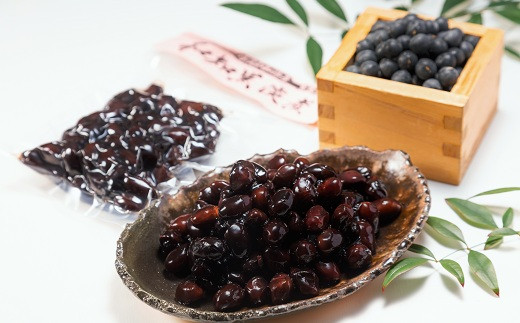 和知黒の煮豆「和知黒淡煮」は、道の駅「和（なごみ）」の人気商品です。