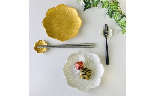 A25-266 有田焼 flower plate 桔梗/金銀彩（銘々皿・豆皿 計4ヶセット 