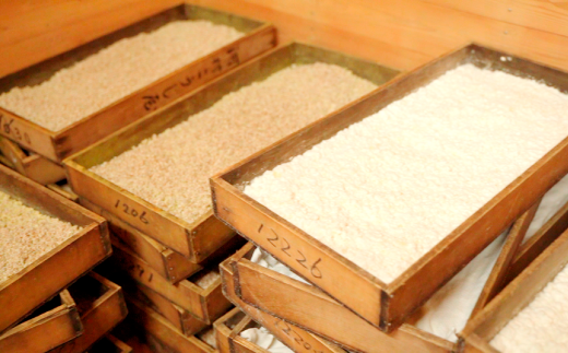 三重県産コシヒカリを使用した河村こうじ屋自慢の『米こうじ』
米粒の形がきれいに残り、甘味・ツヤのある美味しいお味噌になります