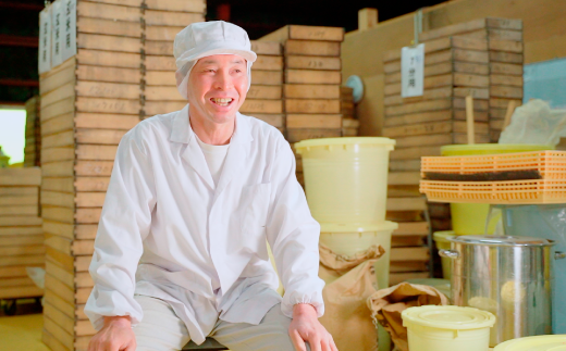1946年創業　河村こうじ屋三代目 河村幸信
先代の伝統と技を引き継ぎ「手作り木蓋製法」にこだわって製品を作っています！