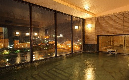 最上階にある展望大浴場。下呂の夜景を一望できます。