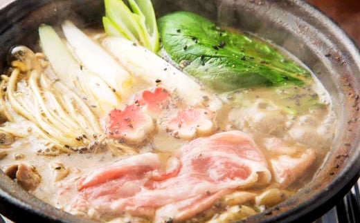 黒胡麻 担々鍋 セット (2～3人前)  スープ 豚肉 うどん 野菜 生麩 ラー油