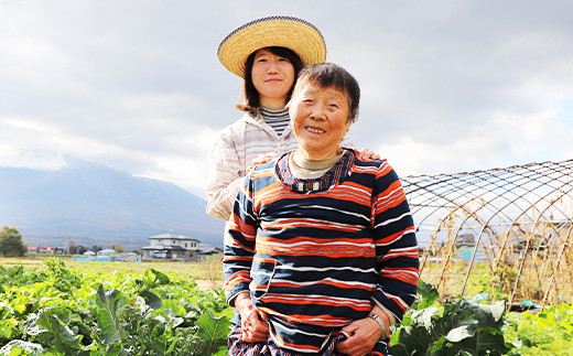 せの畑代表、瀬川智子さんとおばあちゃん
