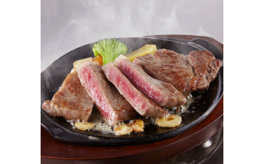 Ａ４以上の肉のみを厳選し、旨味が逃げないように瞬間冷凍しています。きめ細かい肉質、香りのよい脂をご賞味ください。