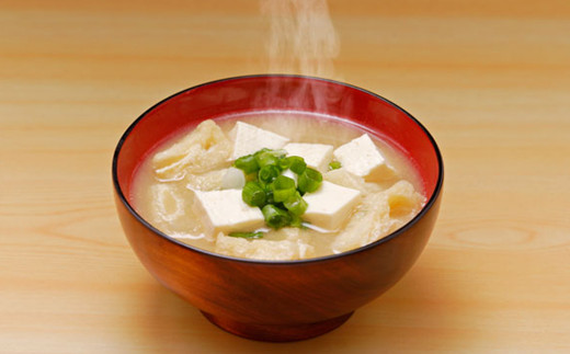 スープやお味噌汁に入れるだけで、れんこんの豊富な栄養成分をそのまま摂取することができます。