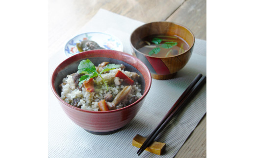 京都府舞鶴市のふるさと納税 京都 地鶏 釜めしの素 2合 ごはん 釜飯 京野菜 鶏肉 こだわり お取り寄せ グルメ 鶏めし 鶏釜めし 釜めし 炊き込みご飯 混ぜご飯 素 調理 ごはん 炊飯