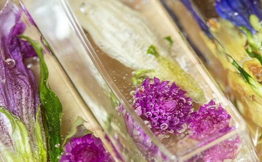 花びらの周辺に気泡が入る場合があります