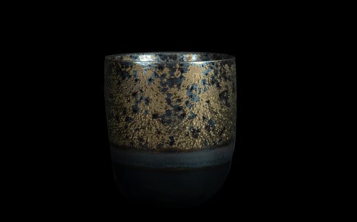 有田焼 黄金釉の花瓶