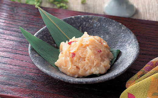 酒の肴としてはもちろん、ご飯とも相性がよいかぶら骨の酒粕漬。
おもてなしの一品にもいかがでしょうか？