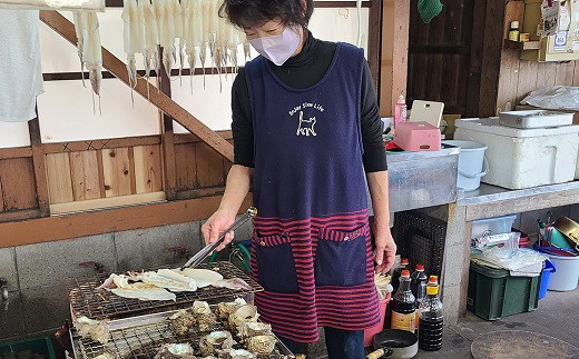 波戸岬ではサザエのつぼ焼き店が軒を連ねます。お刺身を食べたら、いつか唐津にお越しください。