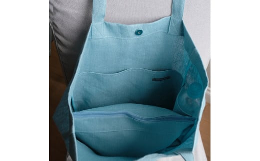 同色のインナーバッグ一緒に使うことでバッグから大切なものが滑る落ちる心配がなく安心です。