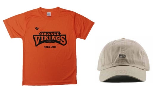 定番のオレンジTシャツ＆選手考案のキャップ