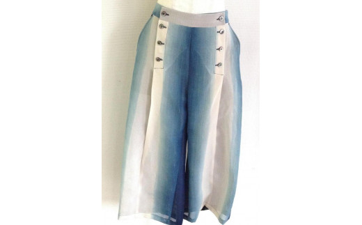 伝統織物のトップブランド夏塩沢に本藍染めを施した洋服オリジナルブランド『ナツシオンブルー』ぼかし染（パンツ31）