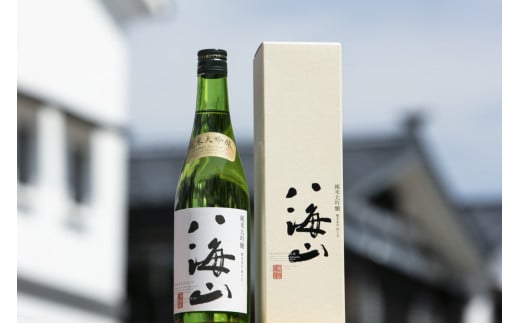 越後の名酒「八海山」純米大吟醸【四合瓶720ml】