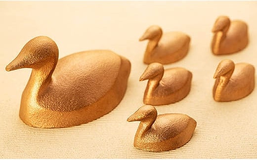 環境に優しい銅製インテリア（滋賀県の鳥かいつぶり・親子セット） 802576 - 滋賀県彦根市