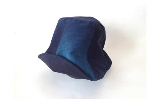 夏塩沢の本藍染めのファッション「ナツシオンブルー」　ぼかし染め後ゴム付き帽子(絹１００％)Ａ