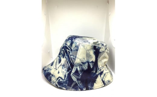 夏塩沢の本藍染めのファッション「ナツシオンブルー」　板締め染め後ゴム付き帽子B(絹１００％)