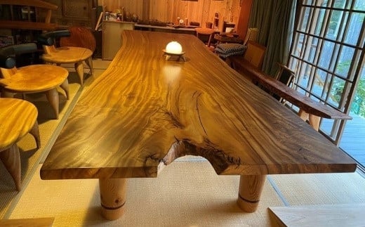 『秦心工房』一枚板4メートルのテーブル
