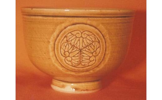 瑞芝焼-旧紀州藩徳川家御用窯米色青瓷茶碗- - 和歌山県和歌山市 