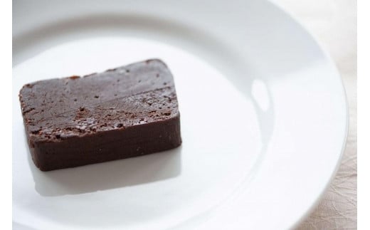 カカオ分７０％のチョコレートと発酵バターで焼き上げた濃厚ショコラテリーヌ 506657 - 宮城県美里町