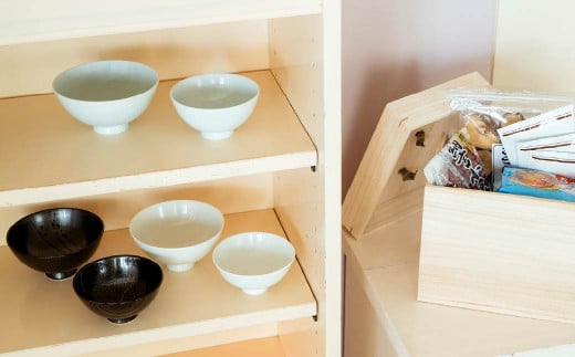 こだわりの 白磁 夫婦 茶碗 セット (桐箱付) ／ 黄彩磁 2個 天草陶石 茶碗 食器