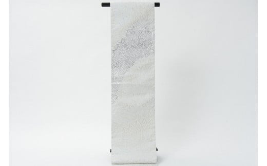 京袋帯  ホワイトシルバー膨れ織単色なので1本あると便利です