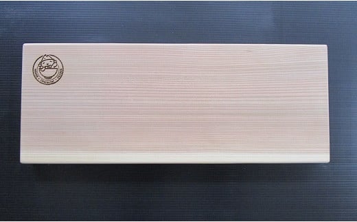 国産の天然木杉材を使用したまな板（中）うけどん焼印入り 697418 - 福島県浪江町