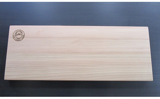 国産の天然木杉材を使用したまな板（大）うけどん焼印入り 697419 - 福島県浪江町