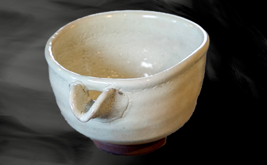 中野窯は、三代中野霓林を襲名した中野正道が、
唐津焼の伝統を踏まえた茶陶をはじめ、細工物を手掛けています。