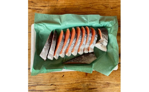 中辛】厚切り銀鮭 半身1枚 約10枚切【鮭 塩鮭 サケ 焼き魚 魚 おつまみ