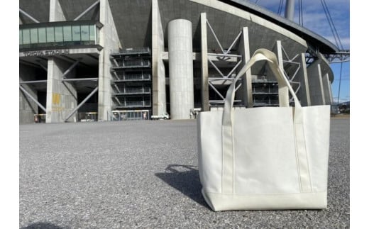 豊田スタジアムの屋根膜から作ったトートバッグ　ロゴなし（無地） 650499 - 愛知県豊田市