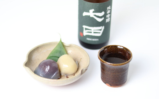 盛付け例：葛饅頭と天山酒造「七田 純米吟醸」※葛饅頭と酒は返礼品に含まれません