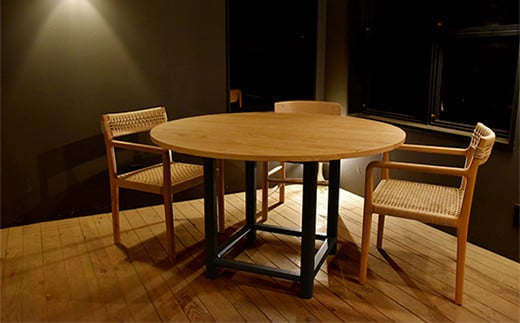 【天然無垢材】地元の木材だけで製作した「世界に一つだけの」オリジナル 丸型ダイニングテーブル  [W-063001]