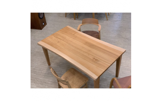＜サイズオーダー　巾121～130cm＞カバ桜無垢板テーブル　巾はぎ　角テーパー脚【1390027】 670227 - 福島県二本松市