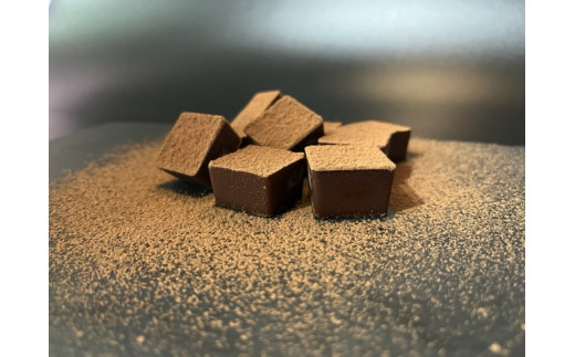 ※ヴィーガンローチョコレートガナッシュは生チョコレートのため冬季限定10月～5月に発送いたします。